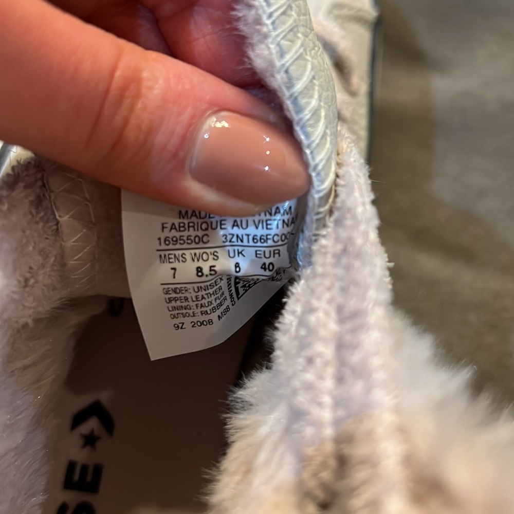 Converse - Picture 4 of 4